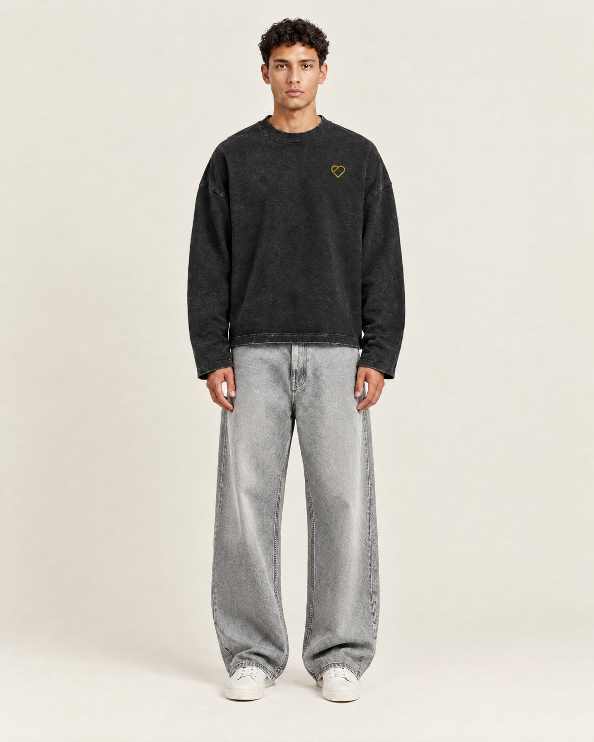 Pulse Longsleeve Vintage Zwart op model, voorkant