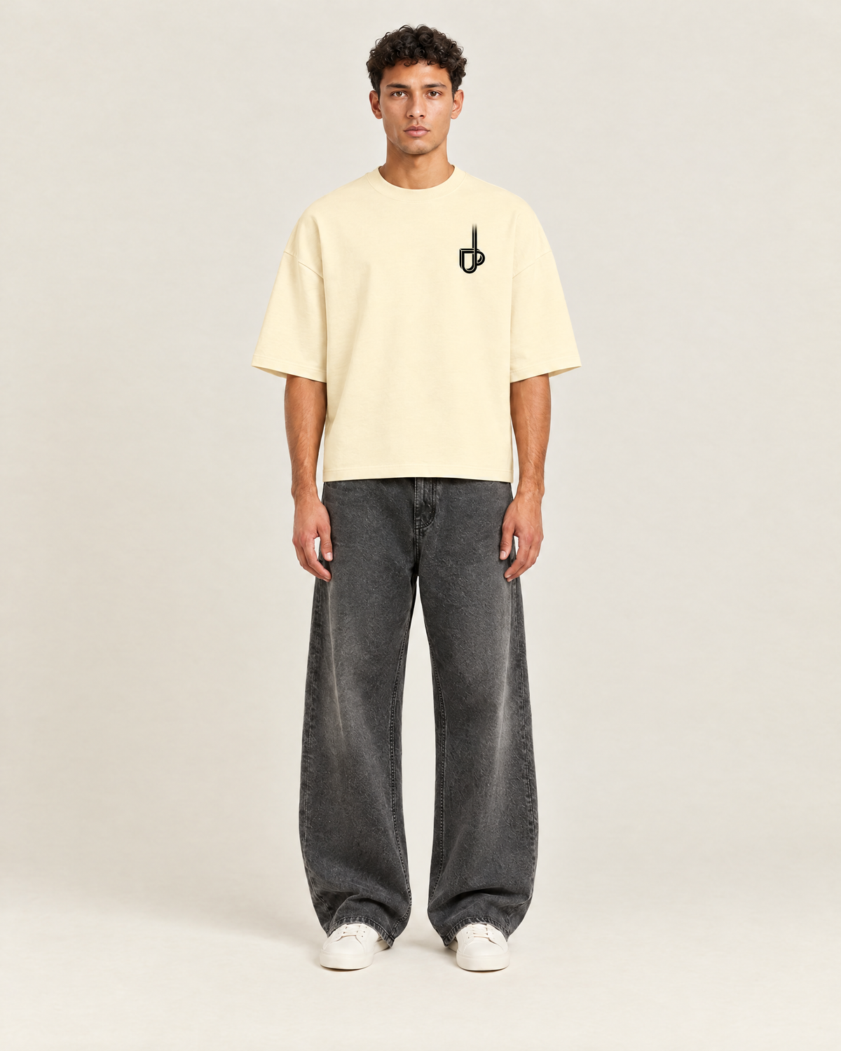 Drift T-shirt Vanilla Cream op model, voorkant