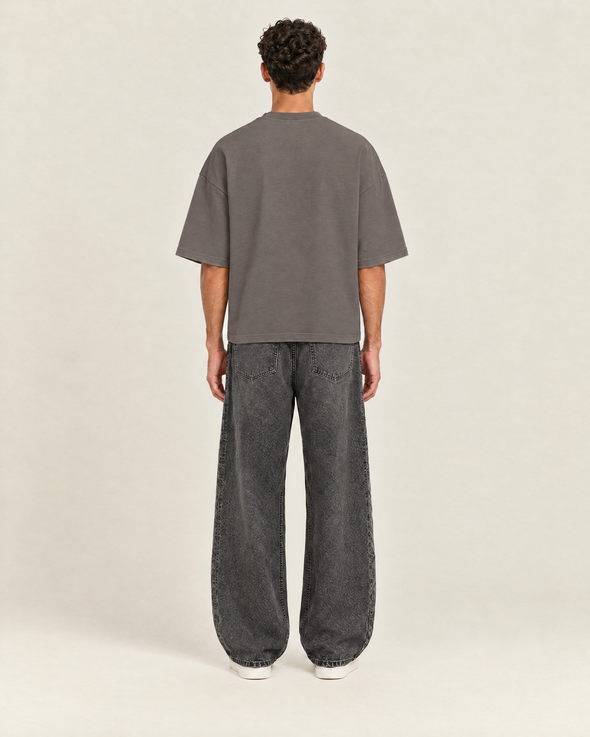 Speedline T-shirt Stone Grey op model, achterkant