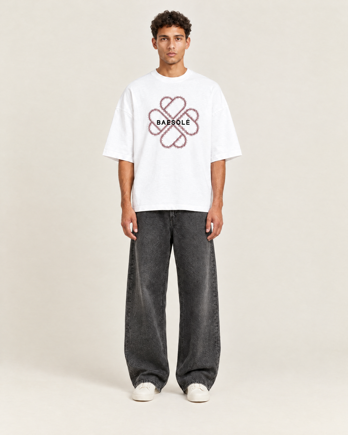 Facet T-shirt Wit op model, voorkant
