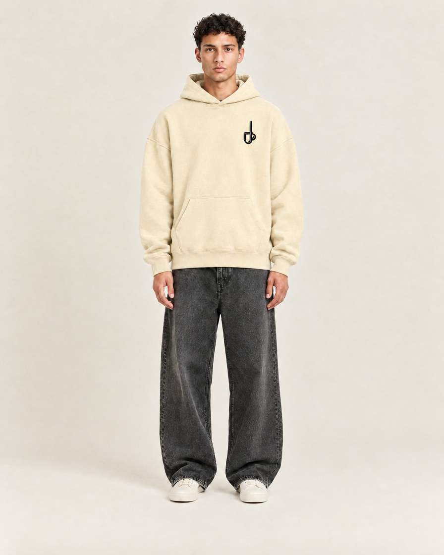 Drift Hoodie Beige op model, voorkant