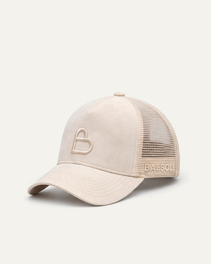 BAESOLÉ Crème Trucker Cap – 3/4 front