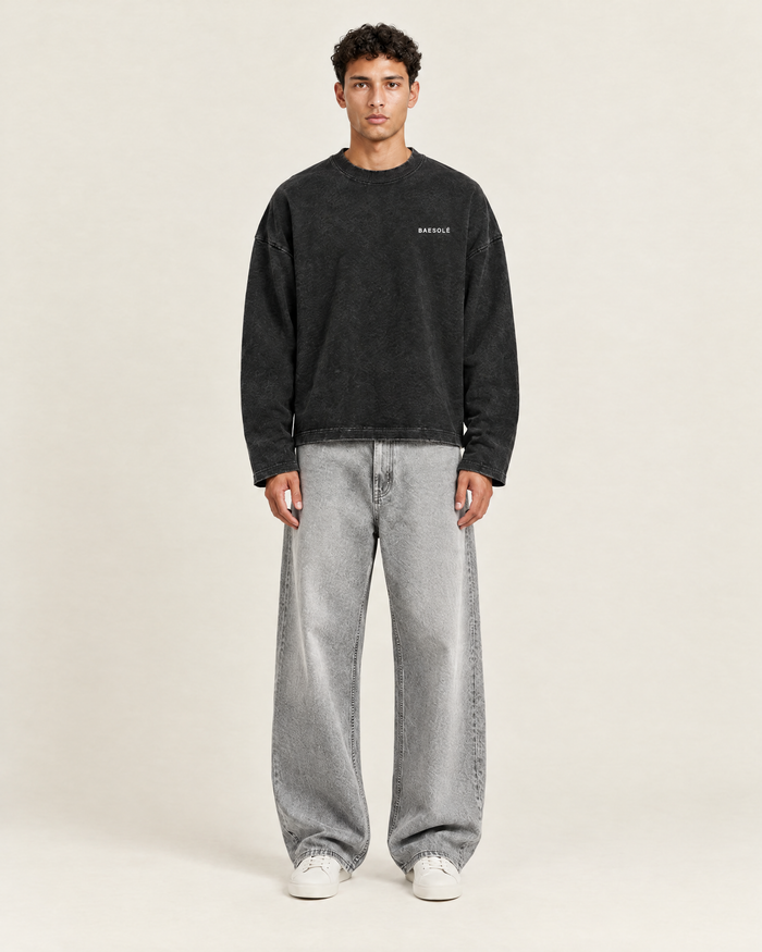 Fourfold Longsleeve Vintage Zwart op model, voorkant