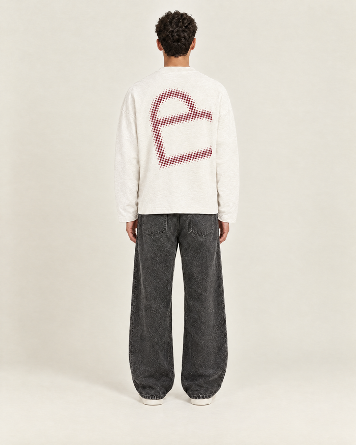 Overflow Longsleeve Vintage Wit op model, achterkant