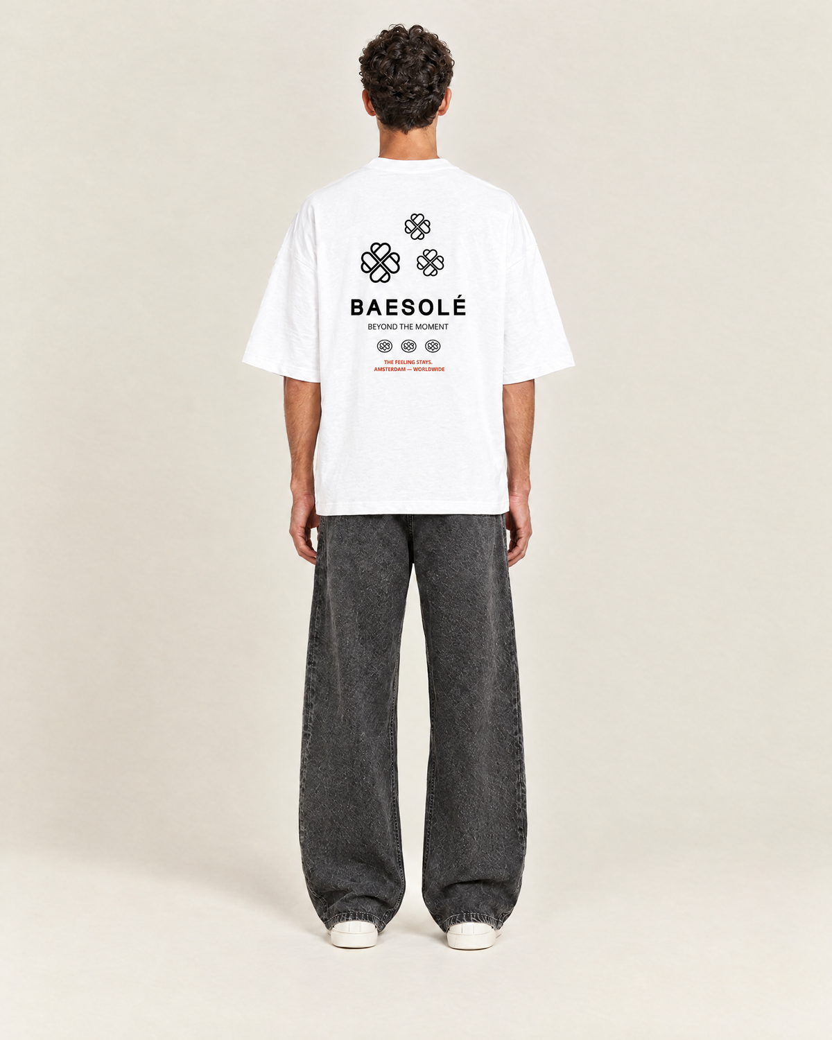 Fourfold T-shirt Wit op model, achterkant