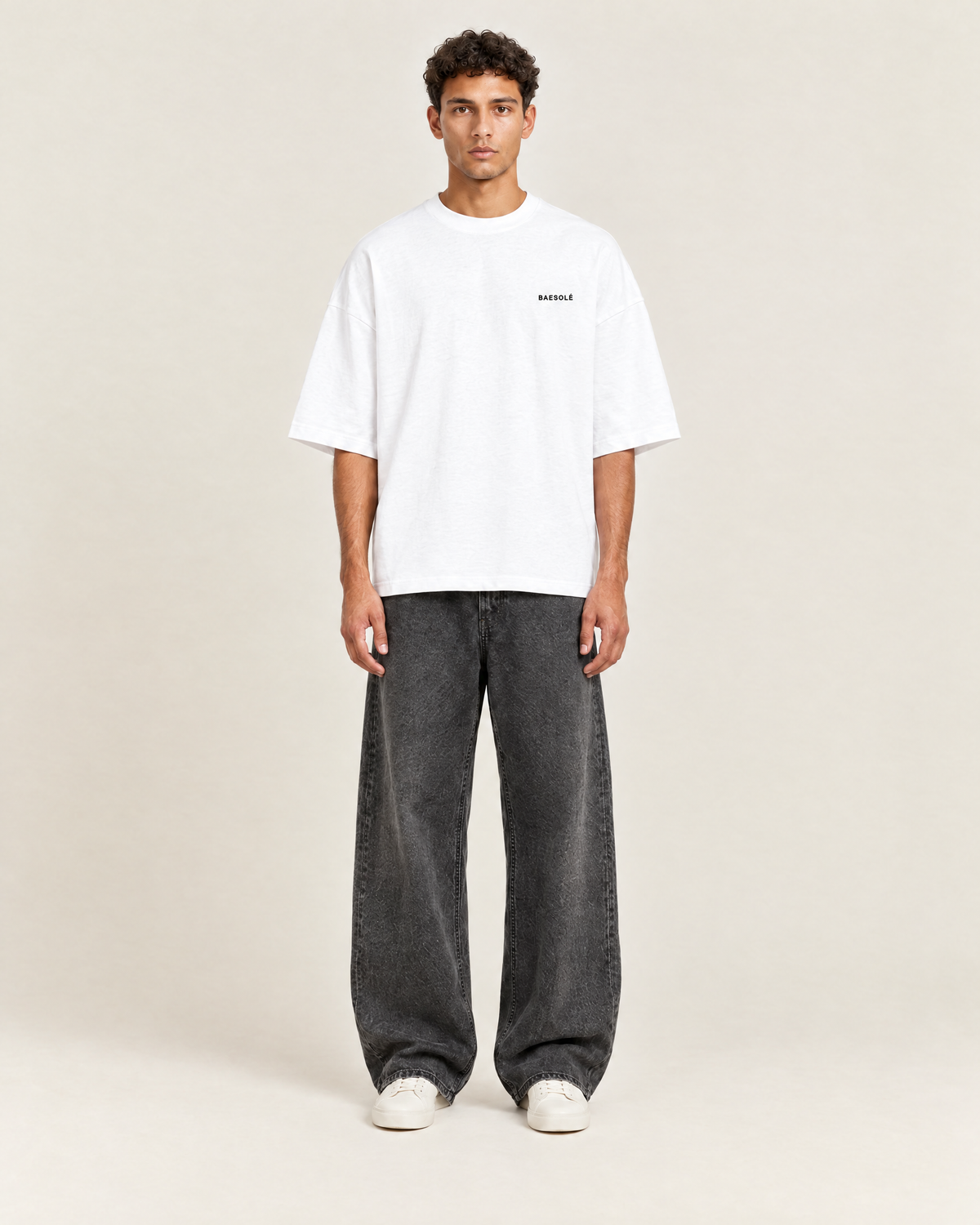 Fourfold T-shirt Wit op model, voorkant