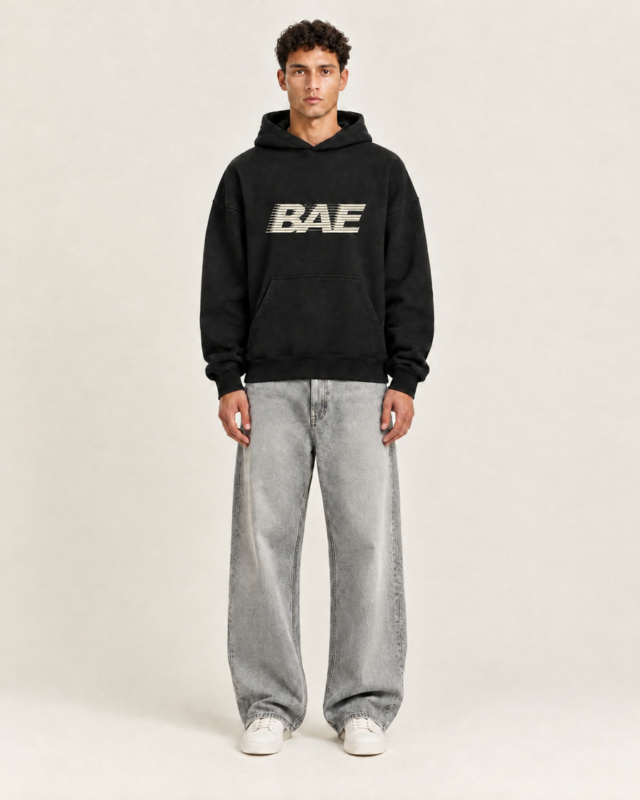 Speedline Hoodie Zwart op model, voorkant